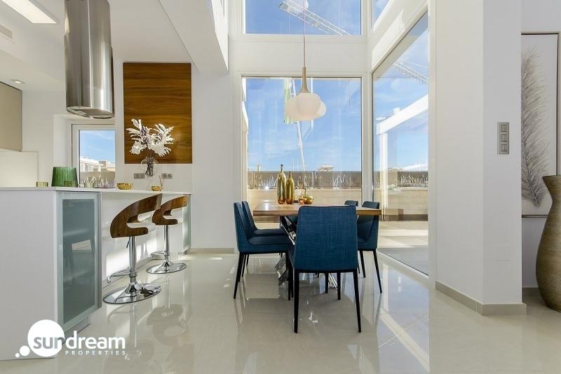 PRECIOSA VILLA MODERNA DE 3 DORM. DE NUEVA CONSTRUCCIÓN EN VERA, ALMERIA