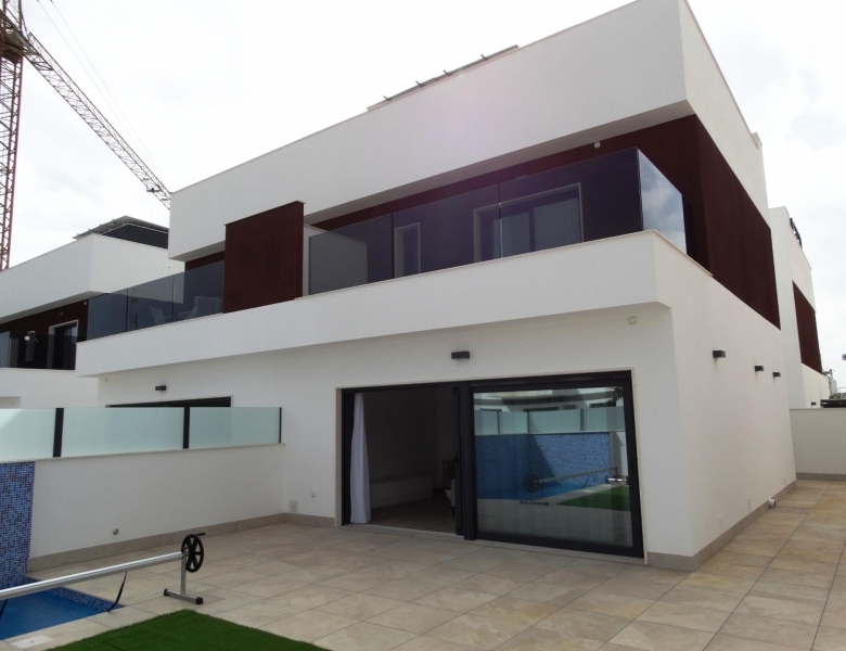 ADOSADOS DE NUEVA CONSTRUCCIÓN EN SANTIAGO DE LA RIBERA