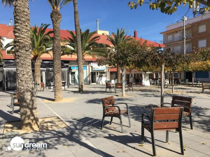 VILLA PAREADA DE NUEVA CONSTRUCCIÓN EN PILAR DE LA HORADADA
