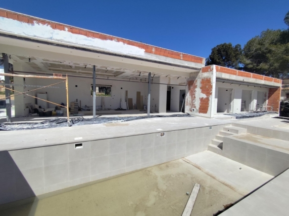 EXCLUSIVA VILLA MODERNA DE NUEVA CONSTRUCCIÓN EN PINAR DE CAMPOVERDE