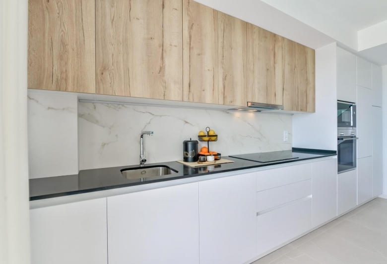 FABULOSO ÁTICO EN RESIDENCIAL DE LUJO CON VISTAS AL MAR EN FINESTRAT.