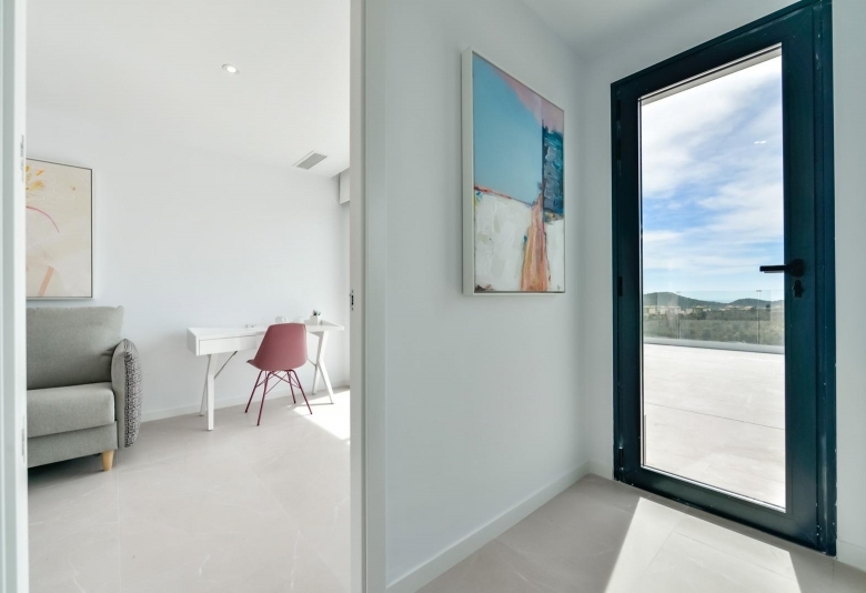 FABULOSO ÁTICO EN RESIDENCIAL DE LUJO CON VISTAS AL MAR EN FINESTRAT.