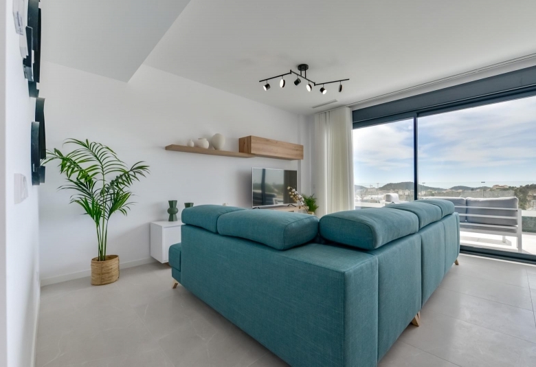 FABULOSO ÁTICO EN RESIDENCIAL DE LUJO CON VISTAS AL MAR EN FINESTRAT.