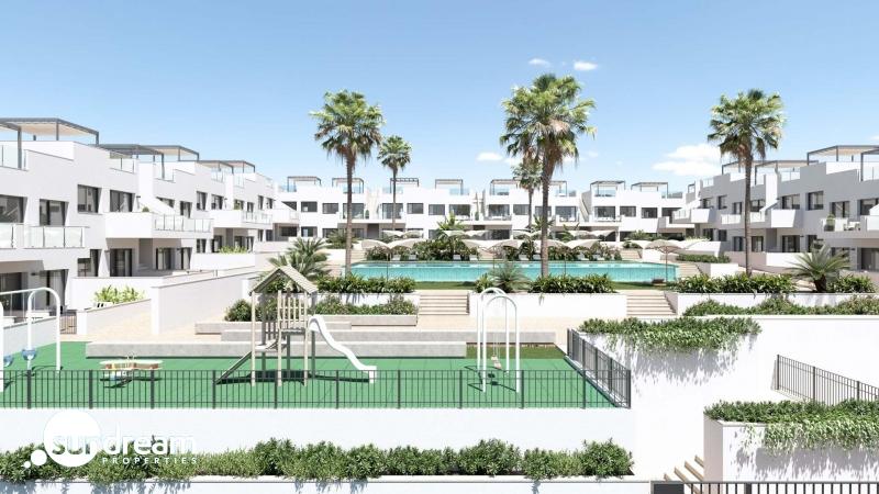 BUNGALOW DE PLANTA ALTA CON 2 DORM. CON VISTAS A LA LAGUNA ROSA EN LOS BALCONES(TORREVIEJA)