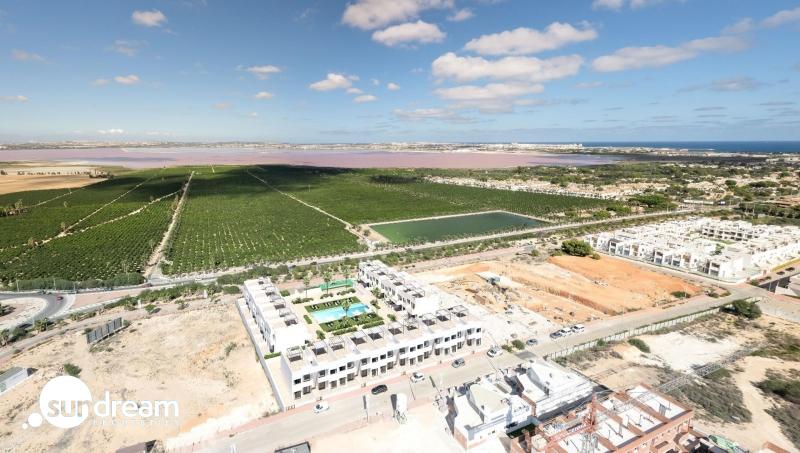 BUNGALOW DE PLANTA ALTA CON 2 DORM. CON VISTAS A LA LAGUNA ROSA EN LOS BALCONES(TORREVIEJA)