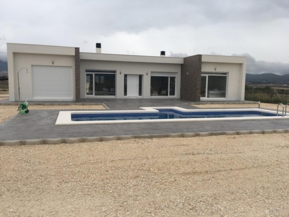 VILLA MODERNA EN UNA SOLA PLANTA DE 3 DORMITORIOS DE NUEVA CONSTRUCCIÓN EN PINOSO