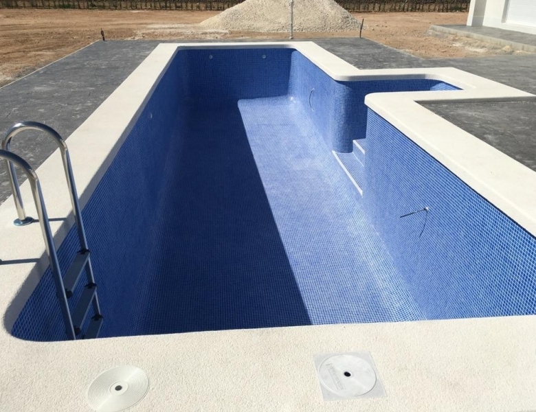 VILLA MODERNA EN UNA SOLA PLANTA DE 3 DORMITORIOS DE NUEVA CONSTRUCCIÓN EN PINOSO
