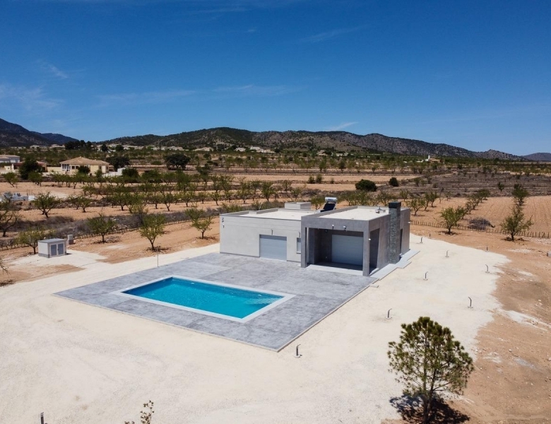 VILLA MODERNA EN UNA SOLA PLANTA DE 3 DORMITORIOS DE NUEVA CONSTRUCCIÓN EN PINOSO