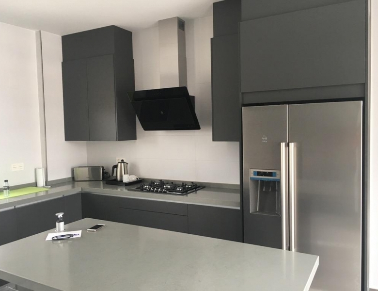 VILLA MODERNA EN UNA SOLA PLANTA DE 3 DORMITORIOS DE NUEVA CONSTRUCCIÓN EN PINOSO