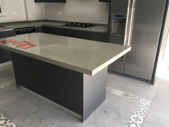 VILLA MODERNA EN UNA SOLA PLANTA DE 3 DORMITORIOS DE NUEVA CONSTRUCCIÓN EN PINOSO