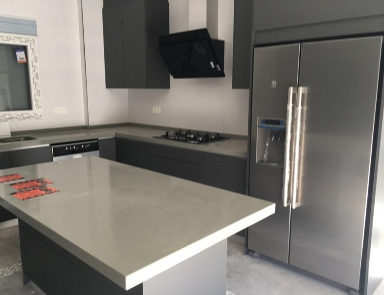 VILLA MODERNA EN UNA SOLA PLANTA DE 3 DORMITORIOS DE NUEVA CONSTRUCCIÓN EN PINOSO