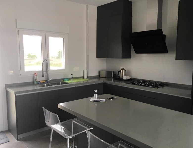 VILLA MODERNA EN UNA SOLA PLANTA DE 3 DORMITORIOS DE NUEVA CONSTRUCCIÓN EN PINOSO
