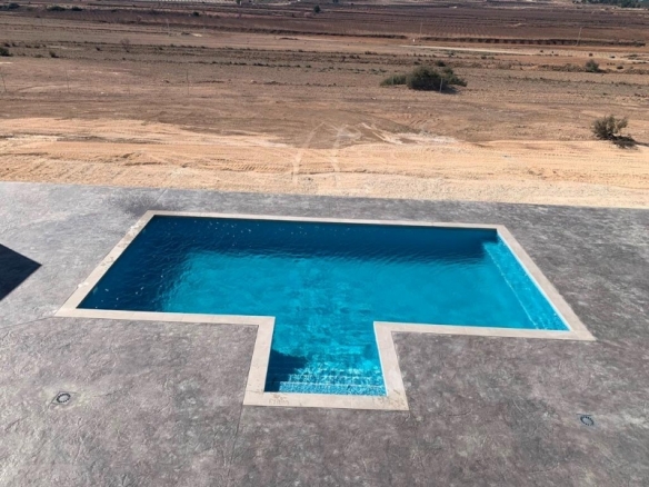 VILLA MODERNA DE 2 PLANTAS DE 4 DORMITORIOS DE NUEVA CONSTRUCCIÓN EN PINOSO