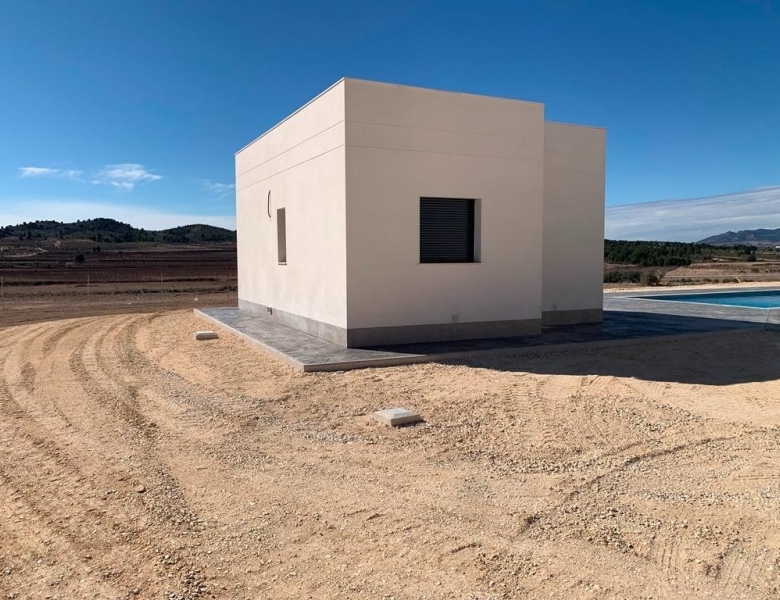 VILLA MODERNA DE 2 PLANTAS DE 4 DORMITORIOS DE NUEVA CONSTRUCCIÓN EN PINOSO