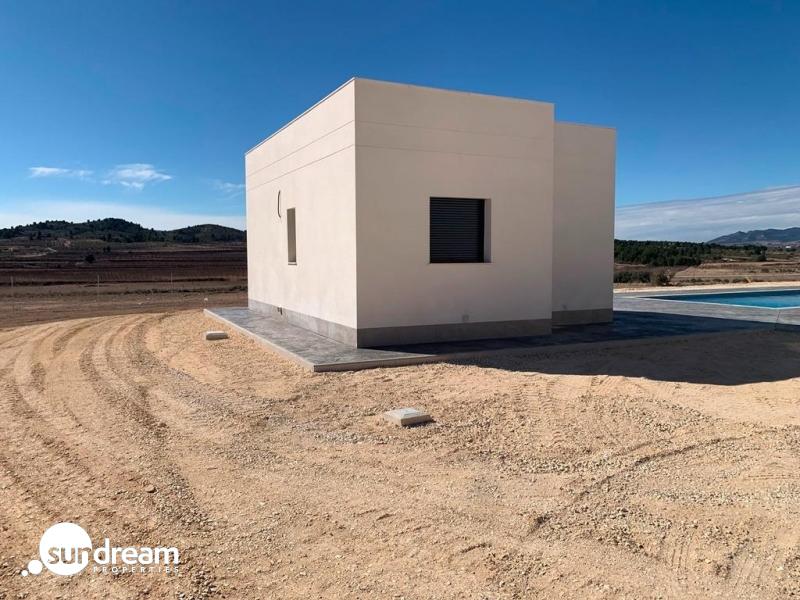 VILLA MODERNA DE 2 PLANTAS DE 4 DORMITORIOS DE NUEVA CONSTRUCCIÓN EN PINOSO