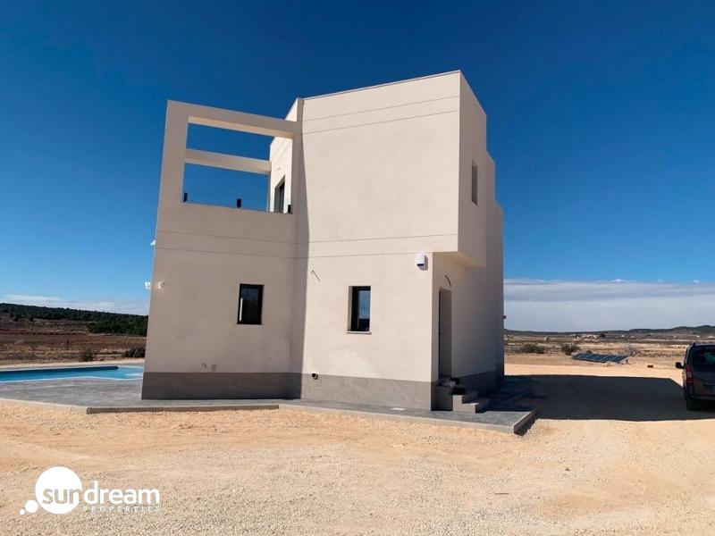 VILLA MODERNA DE 2 PLANTAS DE 4 DORMITORIOS DE NUEVA CONSTRUCCIÓN EN PINOSO