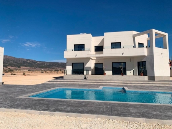 VILLA MODERNA DE 2 PLANTAS DE 4 DORMITORIOS DE NUEVA CONSTRUCCIÓN EN PINOSO