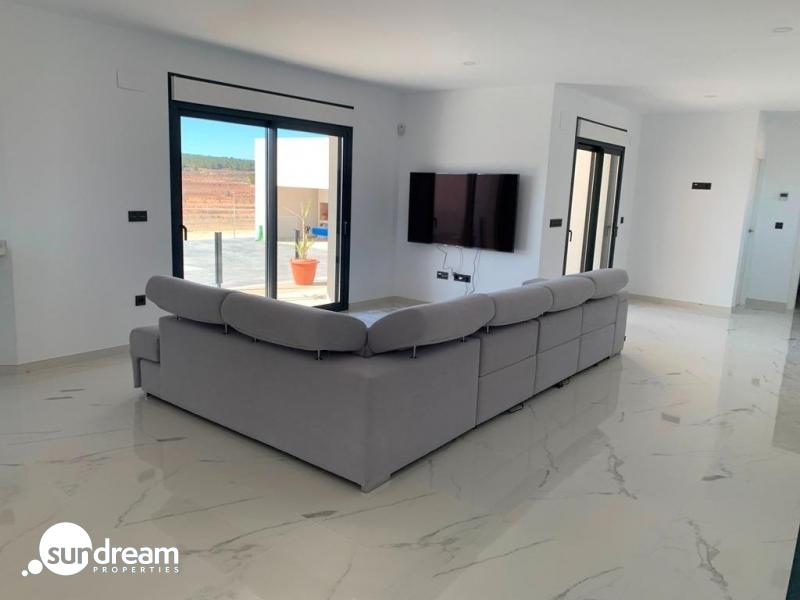 g_39827-20-3 VILLA MODERNA DE 2 PLANTAS DE 4 DORMITORIOS DE NUEVA CONSTRUCCIÓN EN PINOSO