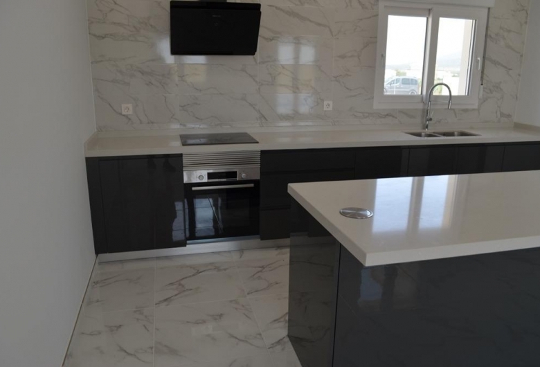 VILLA DE ESTILO TRADICIONAL DE NUEVA CONSTRUCCIÓN DE 4 DORMITORIOS EN PINOSO