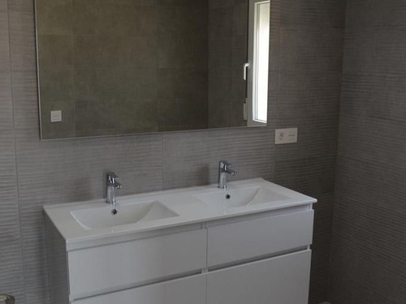 VILLA DE ESTILO TRADICIONAL DE NUEVA CONSTRUCCIÓN DE 4 DORMITORIOS EN PINOSO