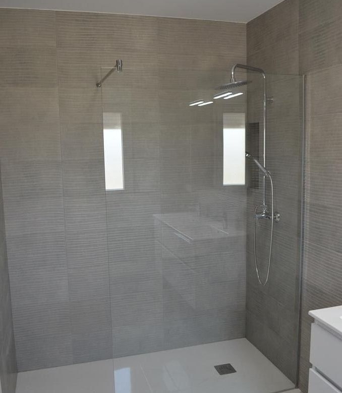 VILLA DE ESTILO TRADICIONAL DE NUEVA CONSTRUCCIÓN DE 4 DORMITORIOS EN PINOSO