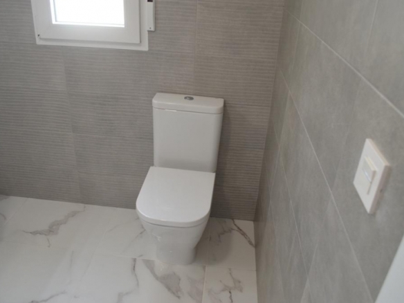 VILLA DE ESTILO TRADICIONAL DE NUEVA CONSTRUCCIÓN DE 4 DORMITORIOS EN PINOSO