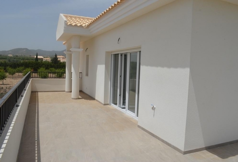 VILLA DE ESTILO TRADICIONAL DE NUEVA CONSTRUCCIÓN DE 4 DORMITORIOS EN PINOSO