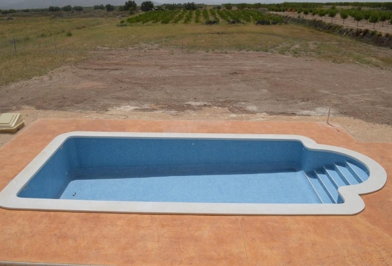VILLA DE ESTILO TRADICIONAL DE NUEVA CONSTRUCCIÓN DE 4 DORMITORIOS EN PINOSO