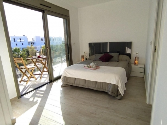 VILLA MODERNA 3 DORM.DE NUEVA CONSTRUCCIÓN EN VILLAMARTIN