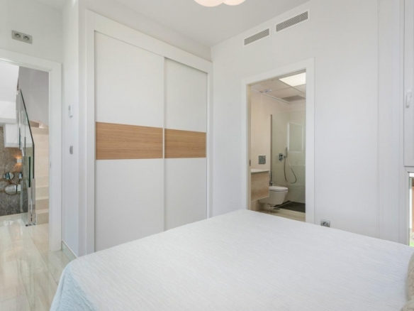 Villa a la venta con piscina privada en Ciudad Quesada-Rojales