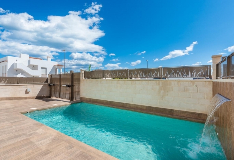 Villa a la venta con piscina privada en Ciudad Quesada-Rojales