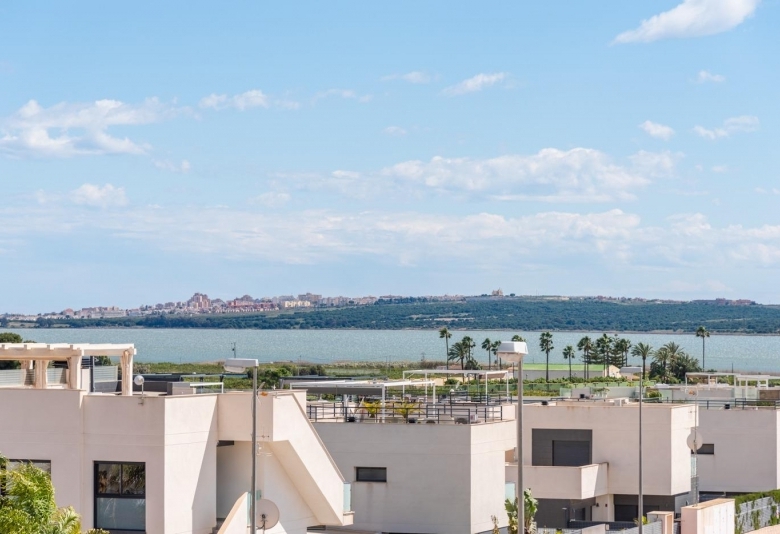 Villa a la venta con piscina privada en Ciudad Quesada-Rojales