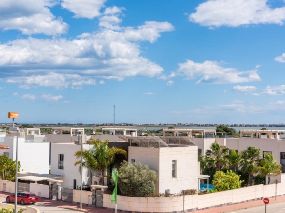 Villa a la venta con piscina privada en Ciudad Quesada-Rojales