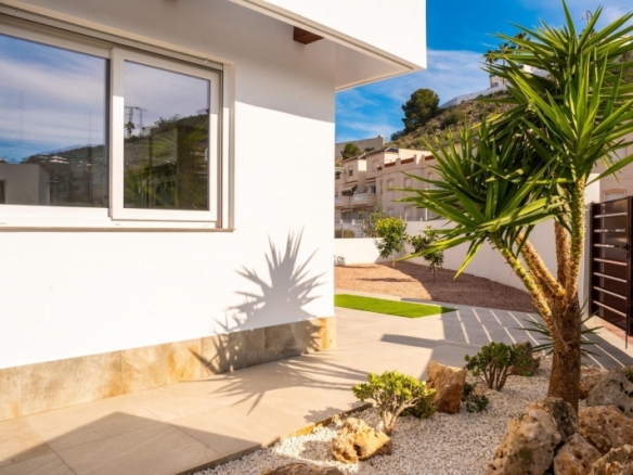PRECIOSA VILLA DE 3 DORMITORIOS CON VISTAS AL CAMPO DE GOLF EN ROJALES