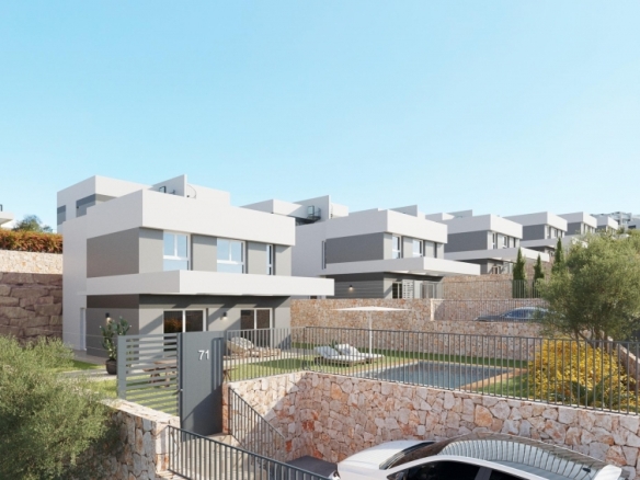 VILLA INDEPENDIENTE DE 4 DORM.CON PISCINA PRIVADA EN FINESTRAT.