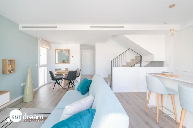 VILLA INDEPENDIENTE DE 4 DORM.CON PISCINA PRIVADA EN FINESTRAT.