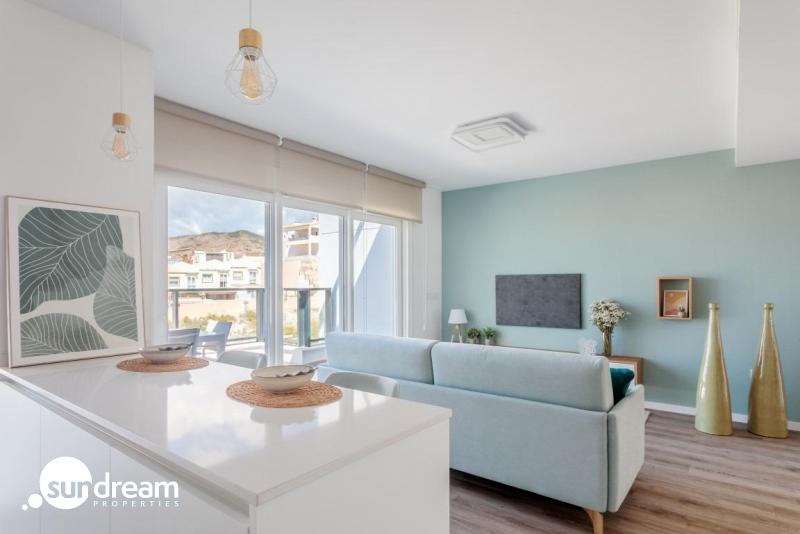 VILLA INDEPENDIENTE DE 4 DORM.CON PISCINA PRIVADA EN FINESTRAT.