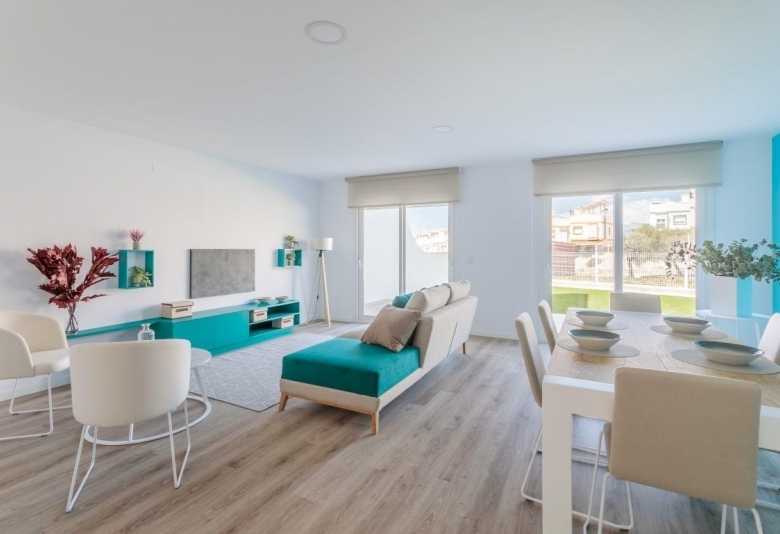 VILLA INDEPENDIENTE DE 4 DORM.CON PISCINA PRIVADA EN FINESTRAT.