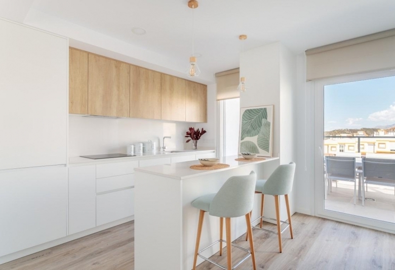 VILLA INDEPENDIENTE DE 4 DORM.CON PISCINA PRIVADA EN FINESTRAT.