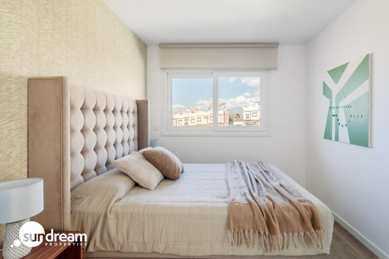 g_39943-23-22 VILLA INDEPENDIENTE DE 4 DORM.CON PISCINA PRIVADA EN FINESTRAT.