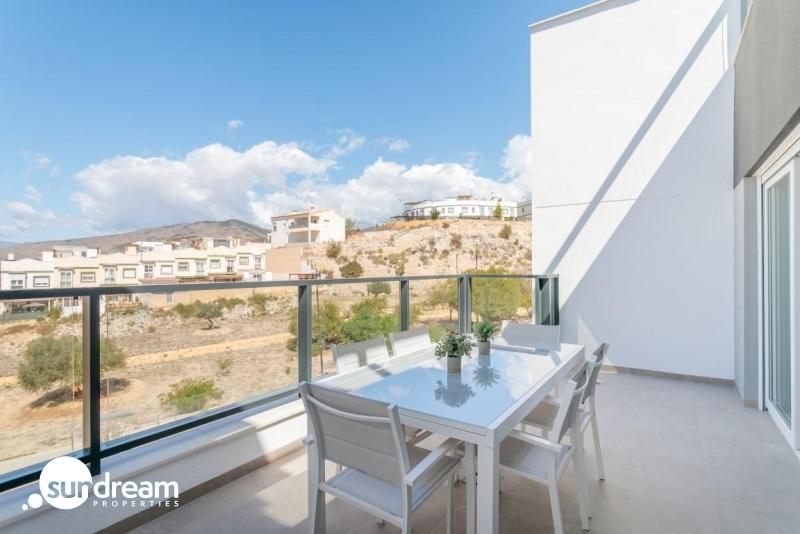 g_39943-23-3 VILLA INDEPENDIENTE DE 4 DORM.CON PISCINA PRIVADA EN FINESTRAT.