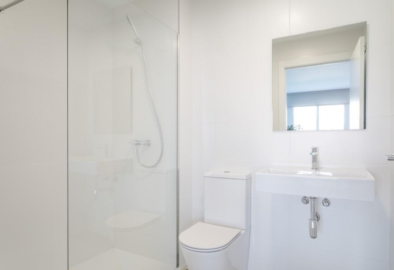 VILLA INDEPENDIENTE DE 4 DORM.CON PISCINA PRIVADA EN FINESTRAT.