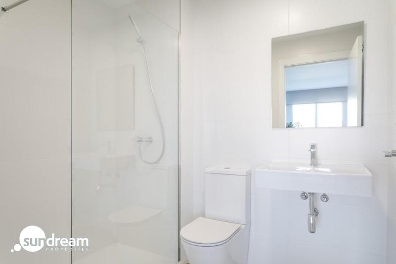 VILLA INDEPENDIENTE DE 4 DORM.CON PISCINA PRIVADA EN FINESTRAT.