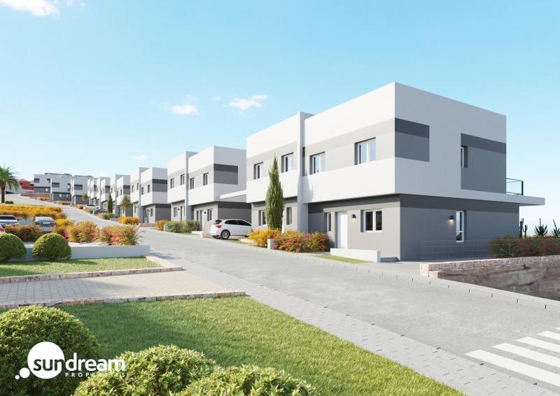 VILLA INDEPENDIENTE DE 4 DORM.CON PISCINA PRIVADA EN FINESTRAT.