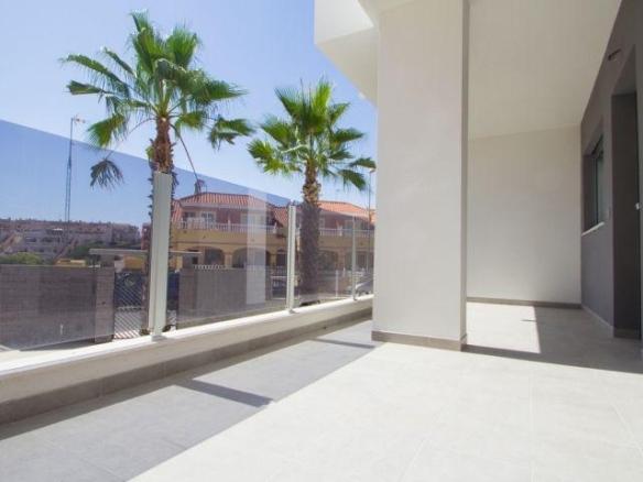 APARTAMENTO DE NUEVA CONSTRUCCIÓN CON 2 DORM EN ORIHUELA COSTA