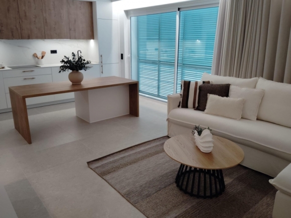 VILLA DE NUEVA CONSTRUCCIÓN CON 3 DORM. EN TORRE DE LA HORADADA