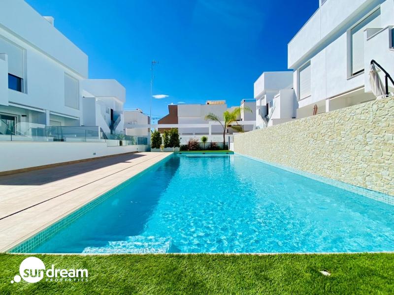 g_39984-12-1 APARTAMENTO EN PLANTA BAJA DE 3 DORM. EN PILAR DE LA HORADADA