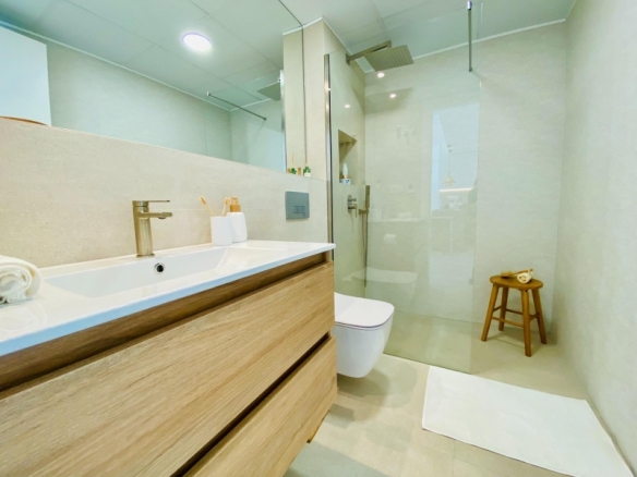 APARTAMENTO EN PLANTA BAJA DE 3 DORM. EN PILAR DE LA HORADADA