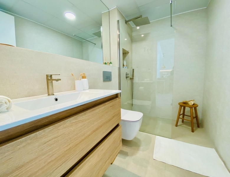 APARTAMENTO EN PLANTA BAJA DE 3 DORM. EN PILAR DE LA HORADADA