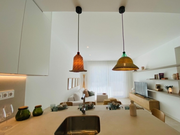 APARTAMENTO EN PLANTA BAJA DE 3 DORM. EN PILAR DE LA HORADADA